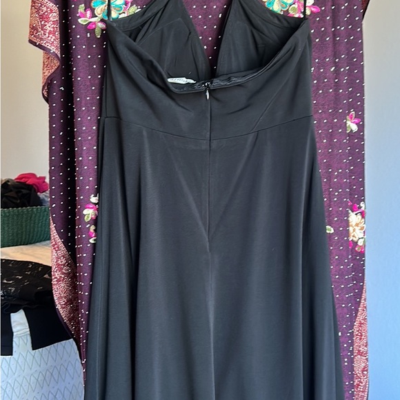 White House Black Market black halter cocktail dress in size 6 - Picture 3 of 5